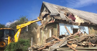 Промышленный демонтаж пристроек к дому в Салавате | Цены от 574 руб. за м2